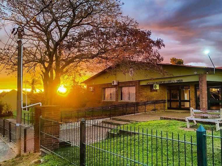 Atardecer sobre el Liceo de Ansina